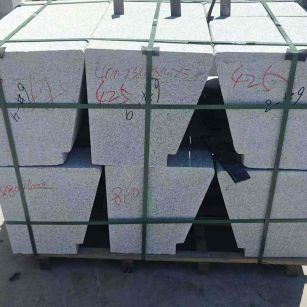 吉安 芝麻白异形坐凳，石凳