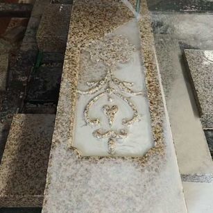 吉安 黄金麻花岗岩异形加工雕刻栏杆大柱