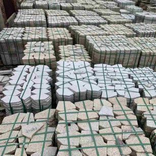 吉安 黄金麻白麻花岗岩荔枝面地铺石(冰裂纹)
