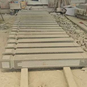 吉安 芝麻白异形加工雕刻-栏杆大柱，方柱