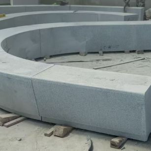 吉安 芝麻白花岗岩光面弧形坐凳