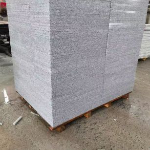 吉安 芝麻白火烧面1.8厚300*600地铺石，尺寸标准，厚薄均匀