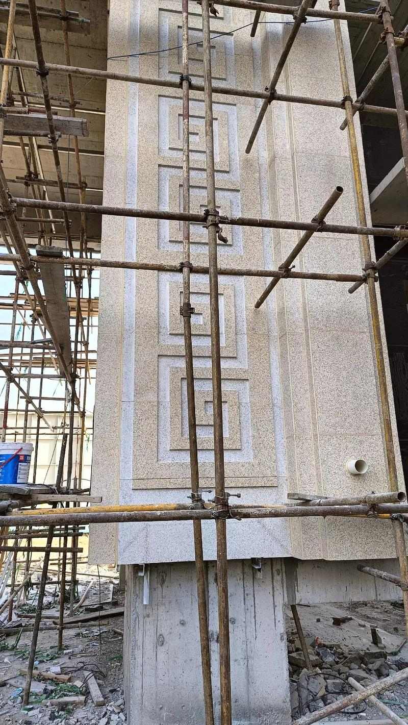 吉安 黄金麻花岗岩别墅外墙干挂回纹造型效果