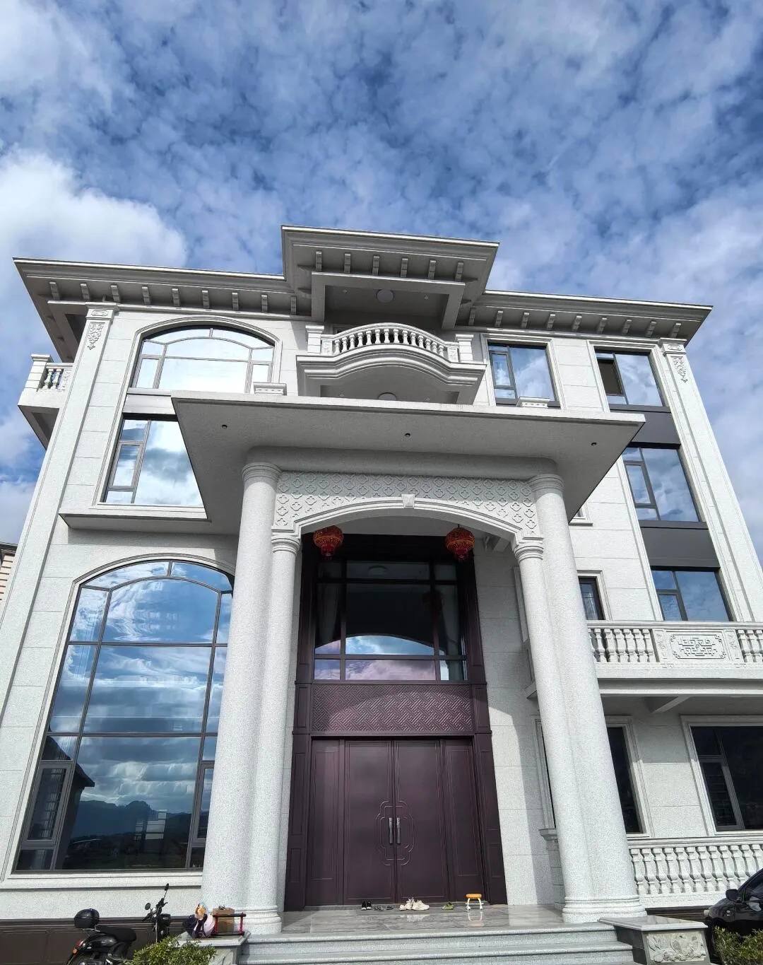 吉安白麻别墅外墙干挂石材效果示例