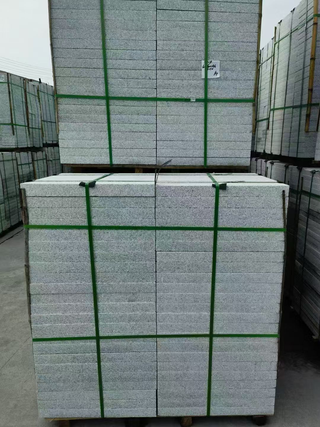 吉安 芝麻白火烧，园林广场市政工程地铺石，1.8~5.0厚均有现货