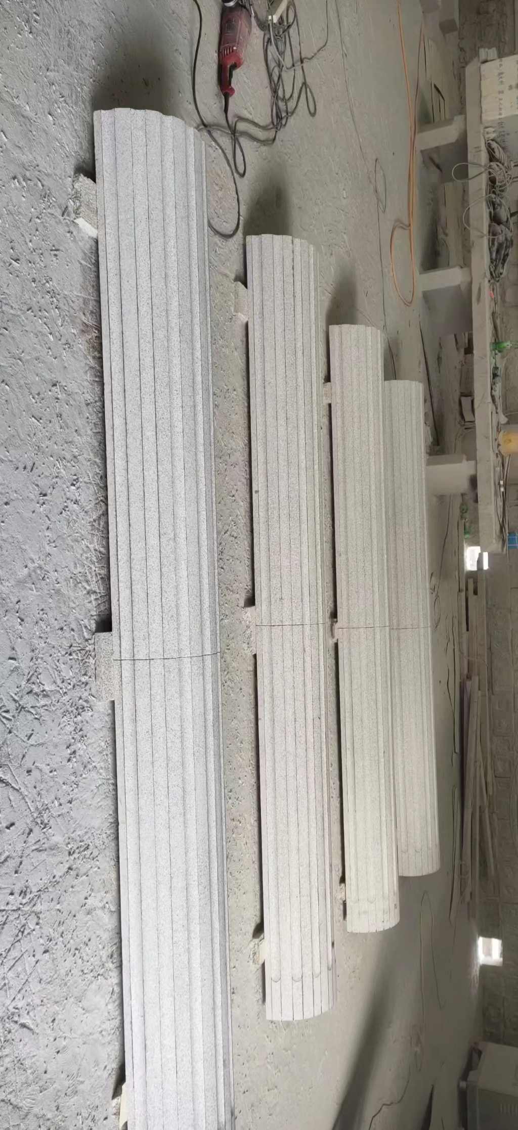 吉安 花岗岩厂家带你看白麻花岗岩门楼大柱柱皮