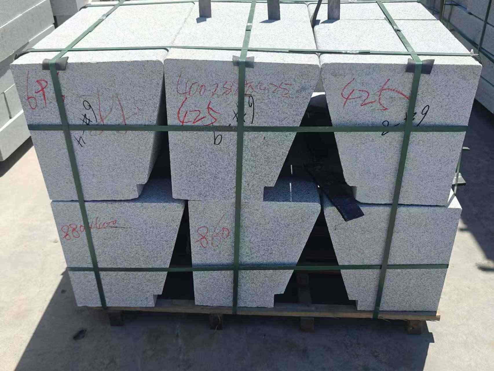 吉安 芝麻白异形坐凳，石凳