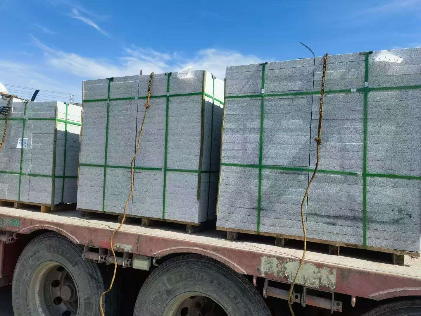 吉安 芝麻白花岗岩地铺石装车日常