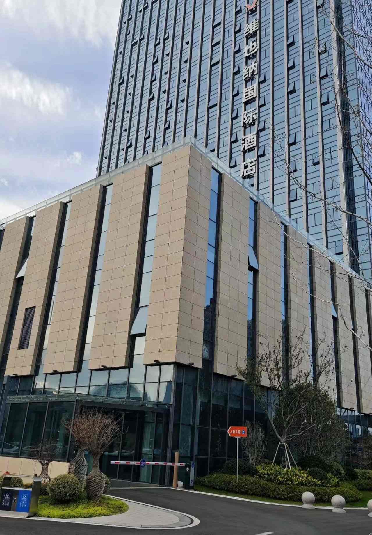 吉安 黄金麻花岗岩外墙干挂