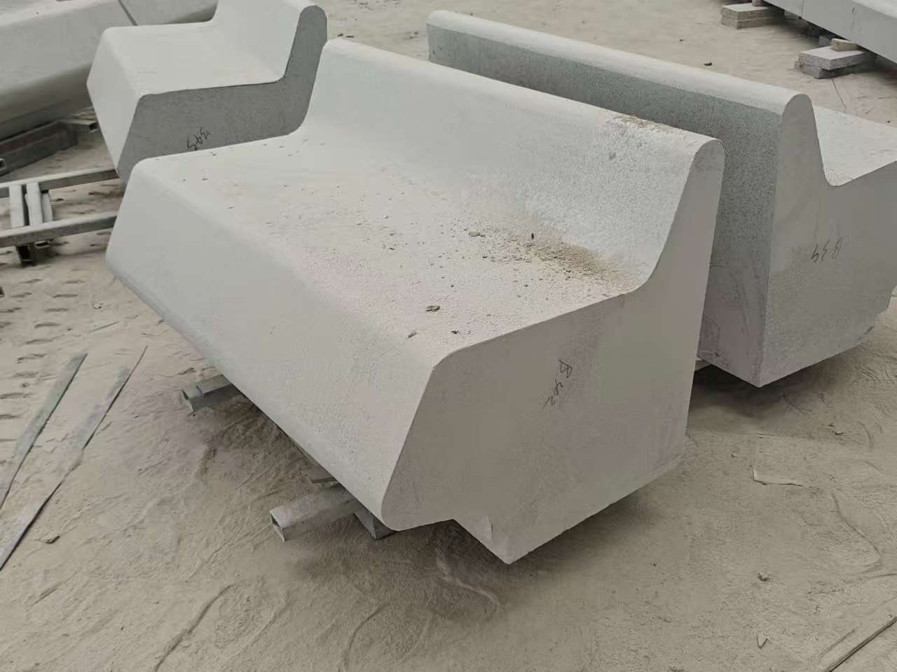 吉安 芝麻白花岗岩异形坐凳，石凳