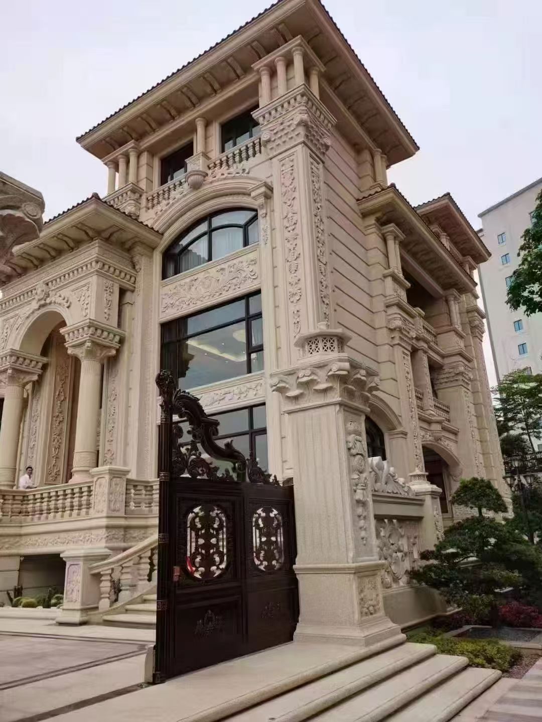 吉安 黄金麻花岗岩别墅外墙干挂效果展示