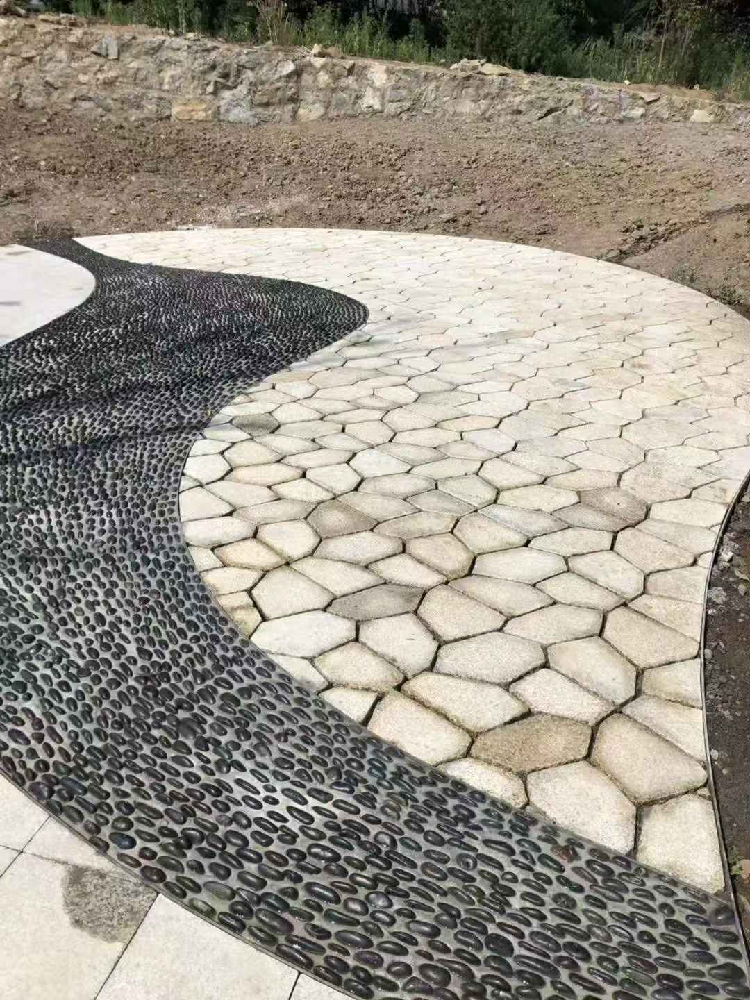 吉安 黄金麻冰裂纹地铺石工地铺装案例