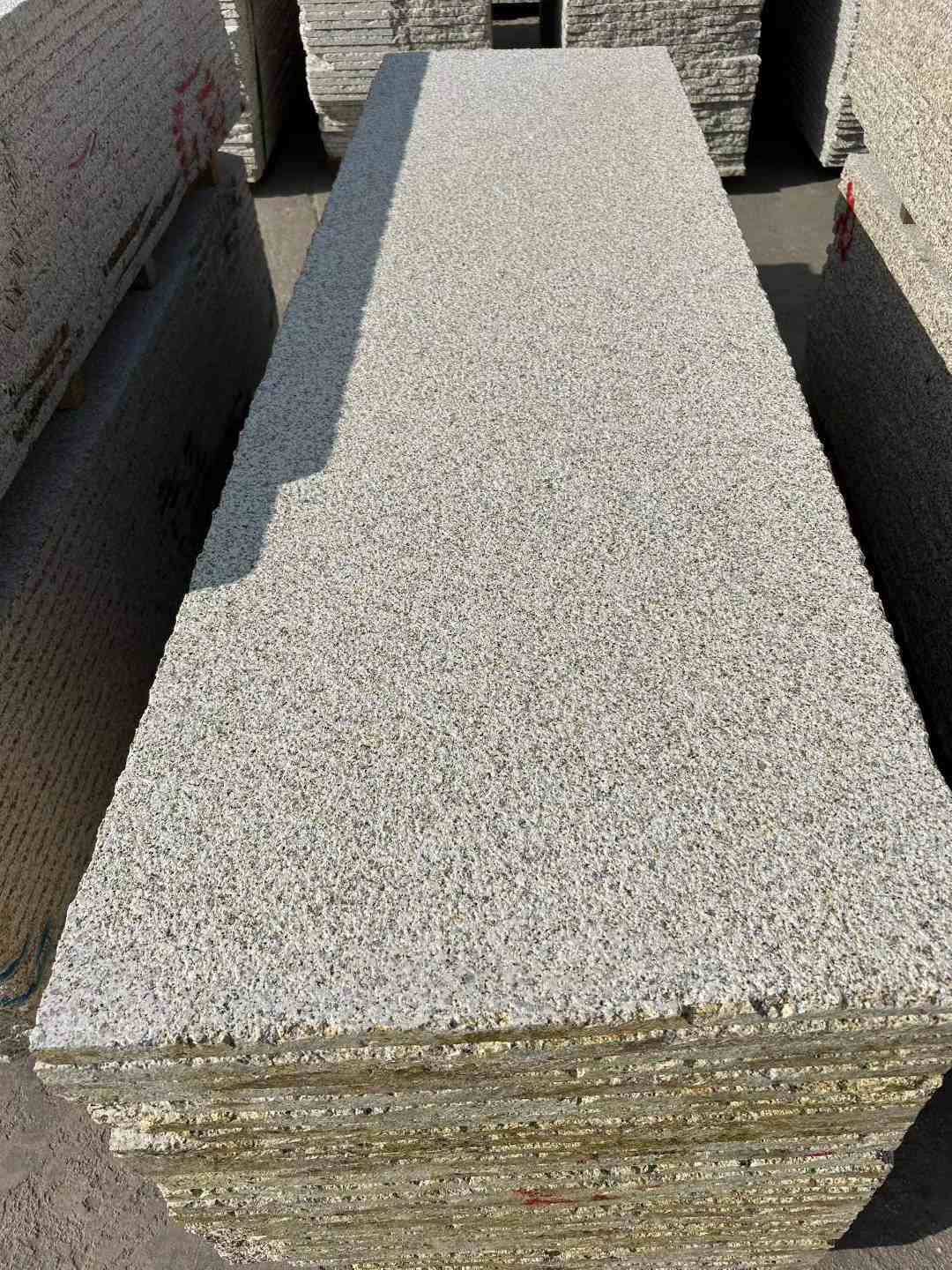 吉安 黄金麻花岗岩荔枝面毛板，半成品