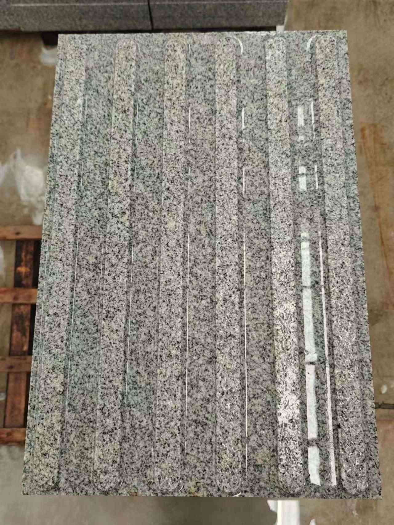 吉安 芝麻白花岗岩荔枝面雕刻盲道，盲条