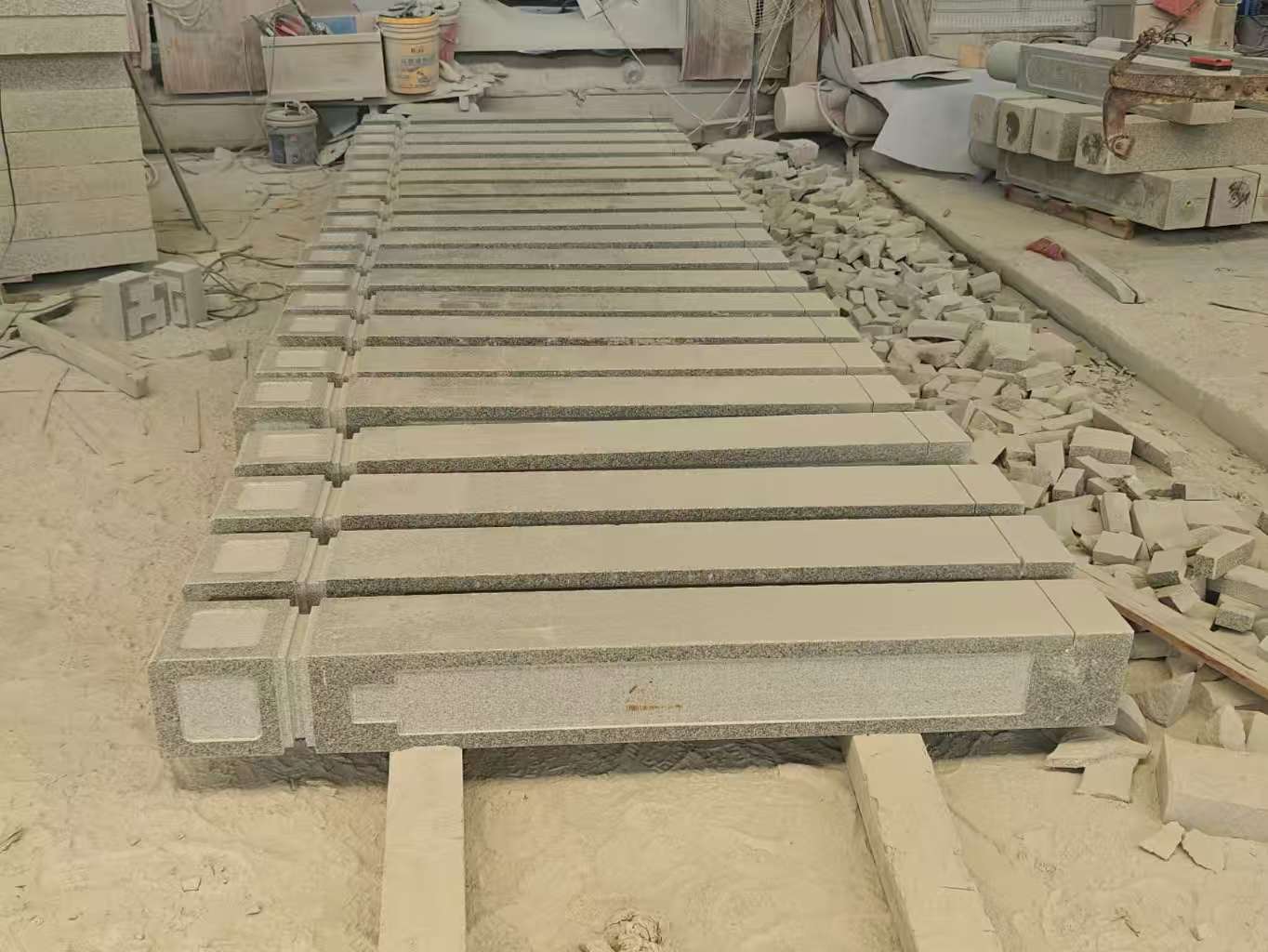 吉安 芝麻白异形加工雕刻-栏杆大柱，方柱